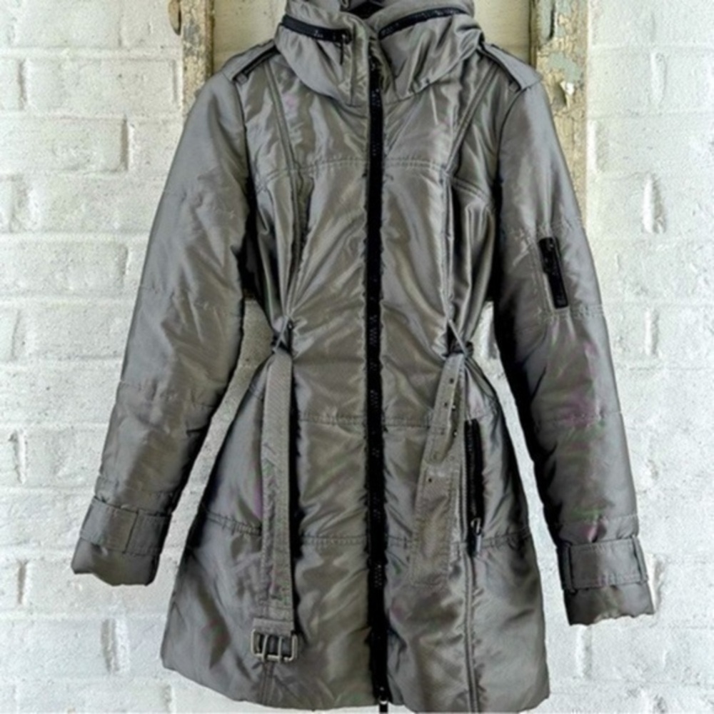ARMANI Exchange A/X Silver/Gray Puffer Jacket.
EUC Small